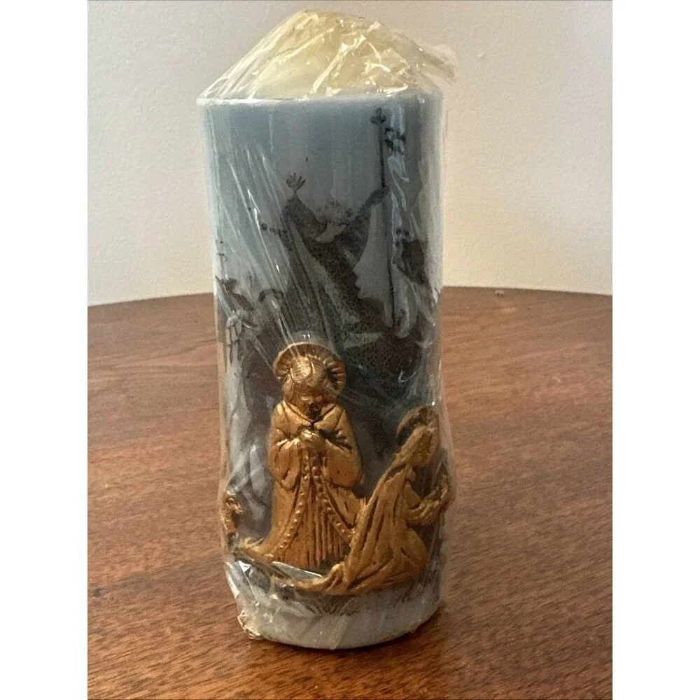 NOS Vintage Holiday Elegance blue and gold nativity sculptural 3-D candle